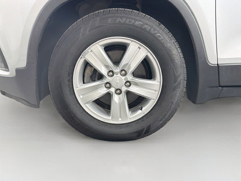 Used 2020 Chevrolet Trax LS w/ Tint and Cruise Package FWD image 28