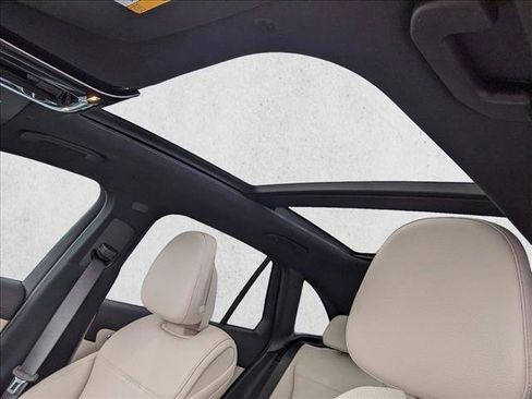 Used 2025 Mercedes-Benz GLC 350e 4MATIC image 15