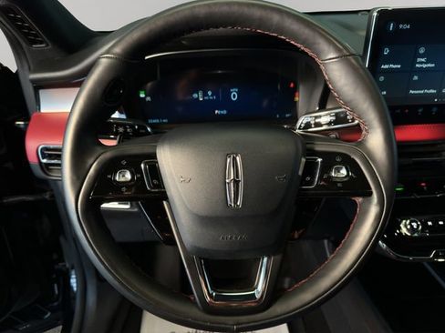 Used 2025 Lincoln Corsair Reserve AWD/4WD image 12