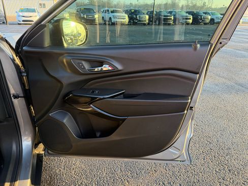 Used 2025 Chevrolet Trax RS w/ Driver Confidence Package image 20