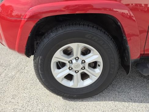 Used 2022 Toyota 4Runner SR5 Premium w/ Moonroof Package RWD image 9