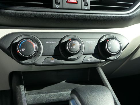 Used 2023 Kia Forte LXS w/ LXS Technology Package image 19