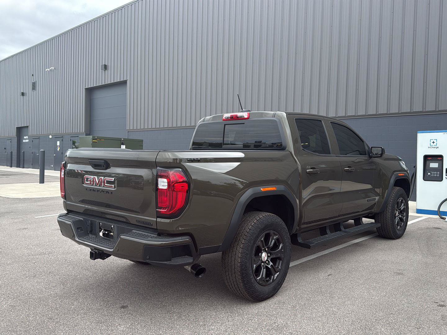 Used 2024 GMC Canyon Elevation w/ Convenience Package AWD/4WD image 3
