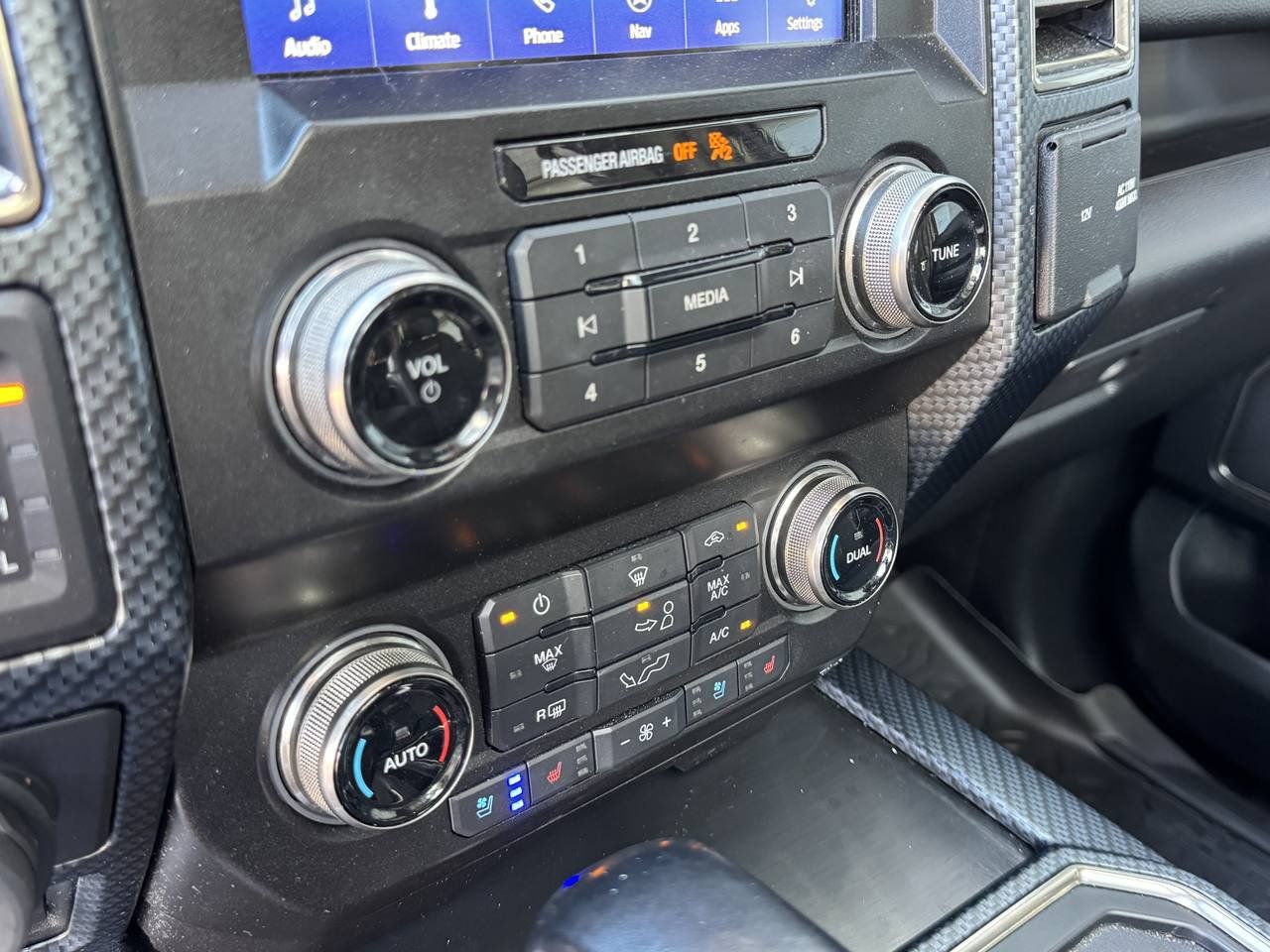 Used 2020 Ford F150 Raptor w/ Equipment Group 802A Luxury AWD/4WD image 28