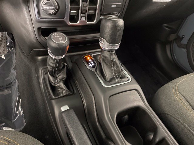 Used 2026 Jeep Wrangler Unlimited Sahara AWD/4WD image 31