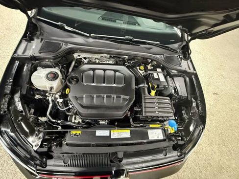 Used 2022 Volkswagen GTI SE image 40