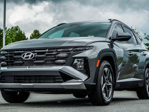 Certified 2025 Hyundai Tucson SEL FWD image 9