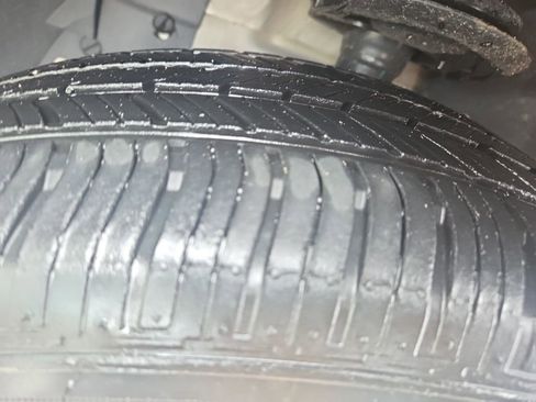 Used 2016 Chrysler Town & Country Touring w/ Driver Convenience Group image 22