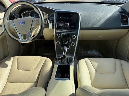 Used 2016 Volvo XC60 T5 Premier image 12