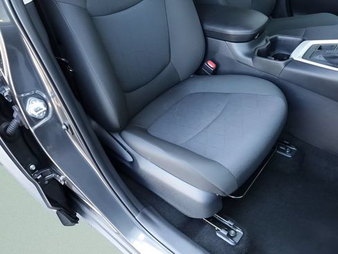 Certified 2025 Toyota RAV4 XLE AWD/4WD image 24