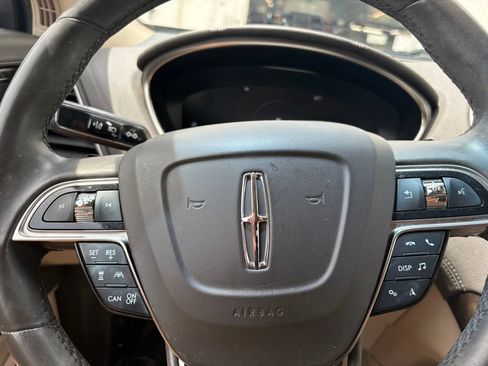 Used 2020 Lincoln Nautilus Reserve w/ Equipment Group 201A AWD/4WD image 14