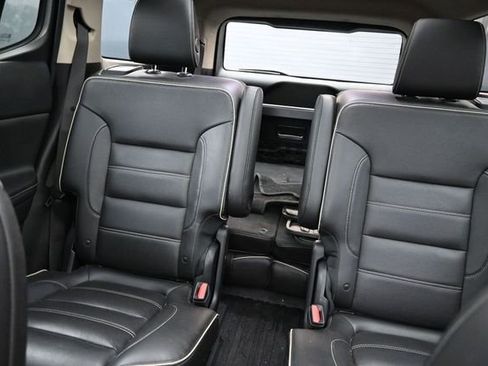 Used 2019 GMC Acadia Denali w/ Technology Package AWD/4WD image 24