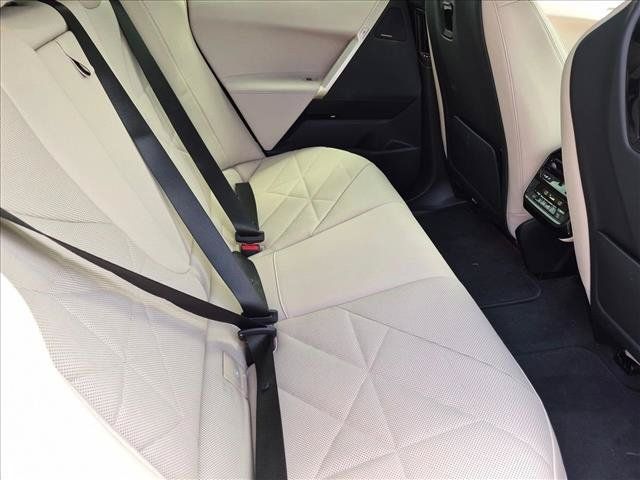 Certified 2024 BMW iX xDrive50 w/ Premium Package AWD/4WD image 18