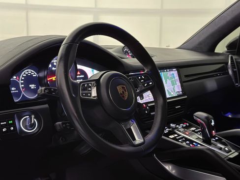 Used 2019 Porsche Cayenne Turbo AWD/4WD image 22