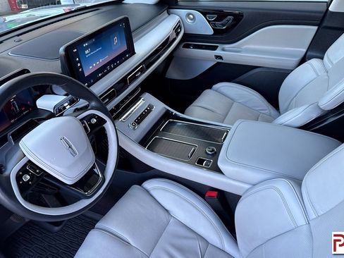 Used 2025 Lincoln Aviator Reserve w/ Equipment Group 201A AWD/4WD image 10