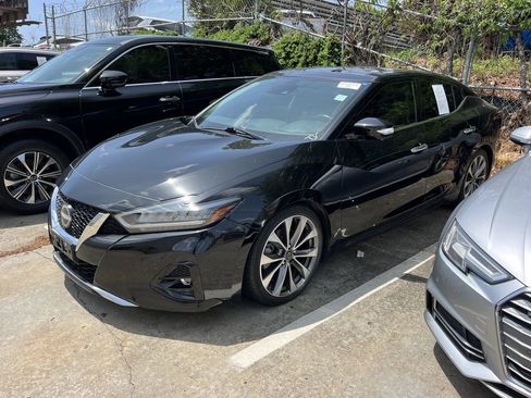 Used 2023 Nissan Maxima Platinum w/ Sport Mat Group FWD image 3