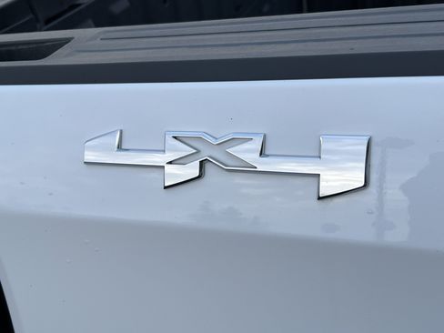 Used 2024 GMC Sierra 1500 Elevation image 10