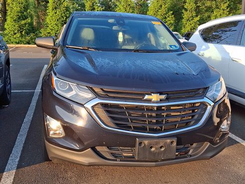 Used 2020 Chevrolet Equinox LS w/ LS Convenience Package FWD image 4