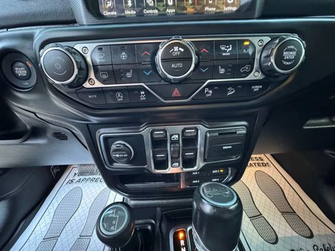 Used 2020 Jeep Wrangler Unlimited Sahara image 20