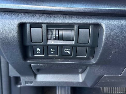 Used 2022 Subaru Crosstrek 2.5i Sport w/ Moonroof Package AWD/4WD image 24