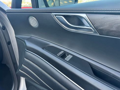 Used 2024 Genesis GV80 2.5T image 16