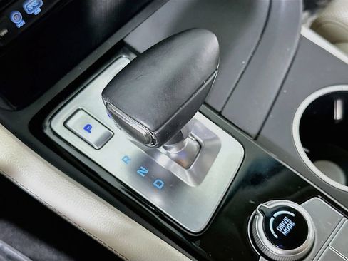 Used 2020 Genesis G70 2.0T RWD image 33