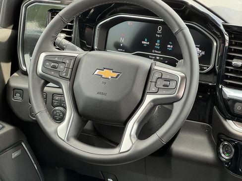 Used 2024 Chevrolet Silverado 1500 LTZ AWD/4WD image 12