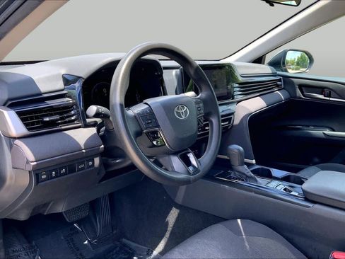 Used 2025 Toyota Camry LE FWD image 17