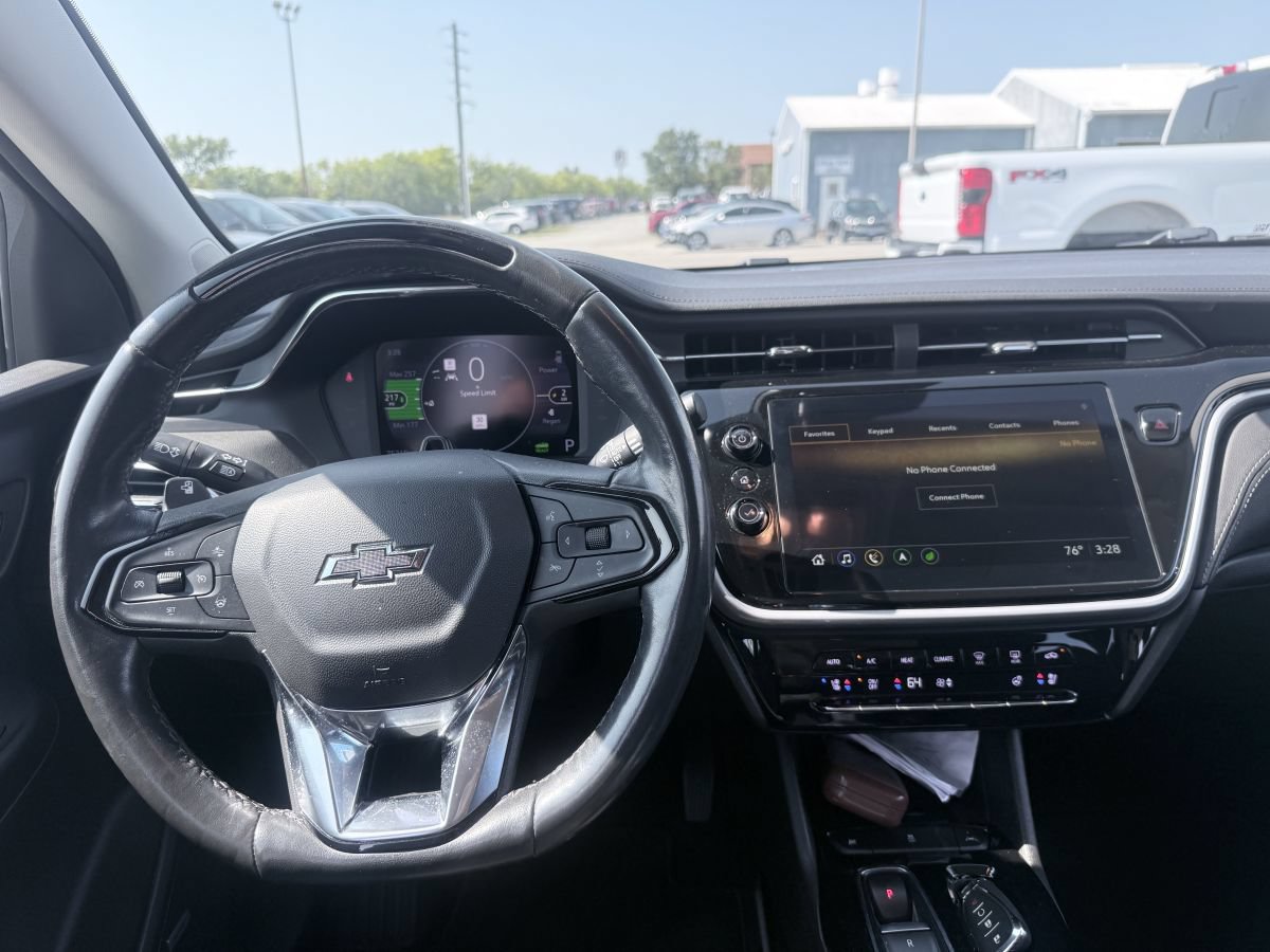Used 2023 Chevrolet Bolt EUV Premier w/ Sun & Sound Package FWD image 10