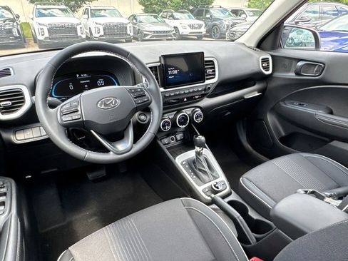 New 2025 Hyundai Venue Limited image 14