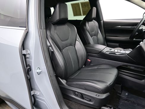 Used 2025 INFINITI QX60 Sensory w/ Vision Package image 14