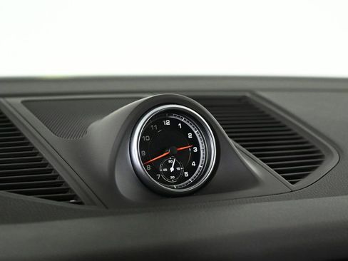 Certified 2021 Porsche Macan image 23