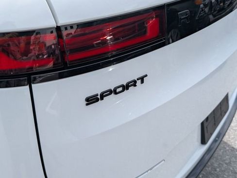Used 2024 Land Rover Range Rover Sport Dynamic SE AWD/4WD image 10