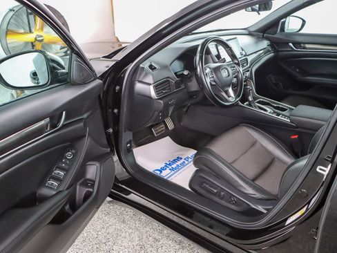 Used 2022 Honda Accord Sport image 3
