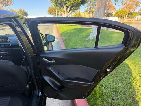 Used 2016 MAZDA MAZDA3 i Touring w/ Popular Equipment Package image 14