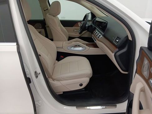 Used 2025 Mercedes-Benz GLS 450 4MATIC image 68