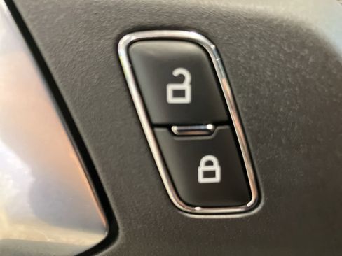 Used 2023 Ford Bronco 4-Door image 12