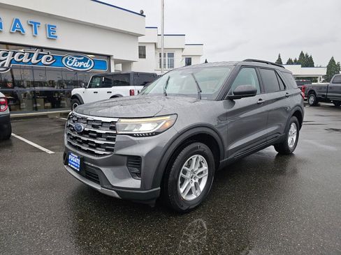 New 2026 Ford Explorer Active image 2