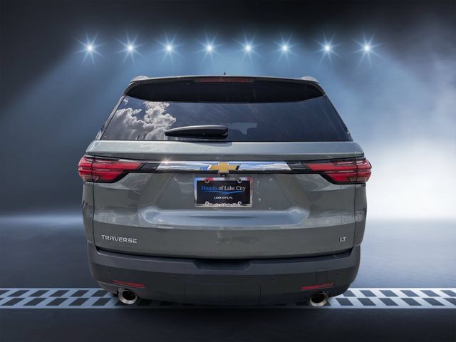 Used 2023 Chevrolet Traverse LT w/ LPO, Floor Liner Package FWD image 3