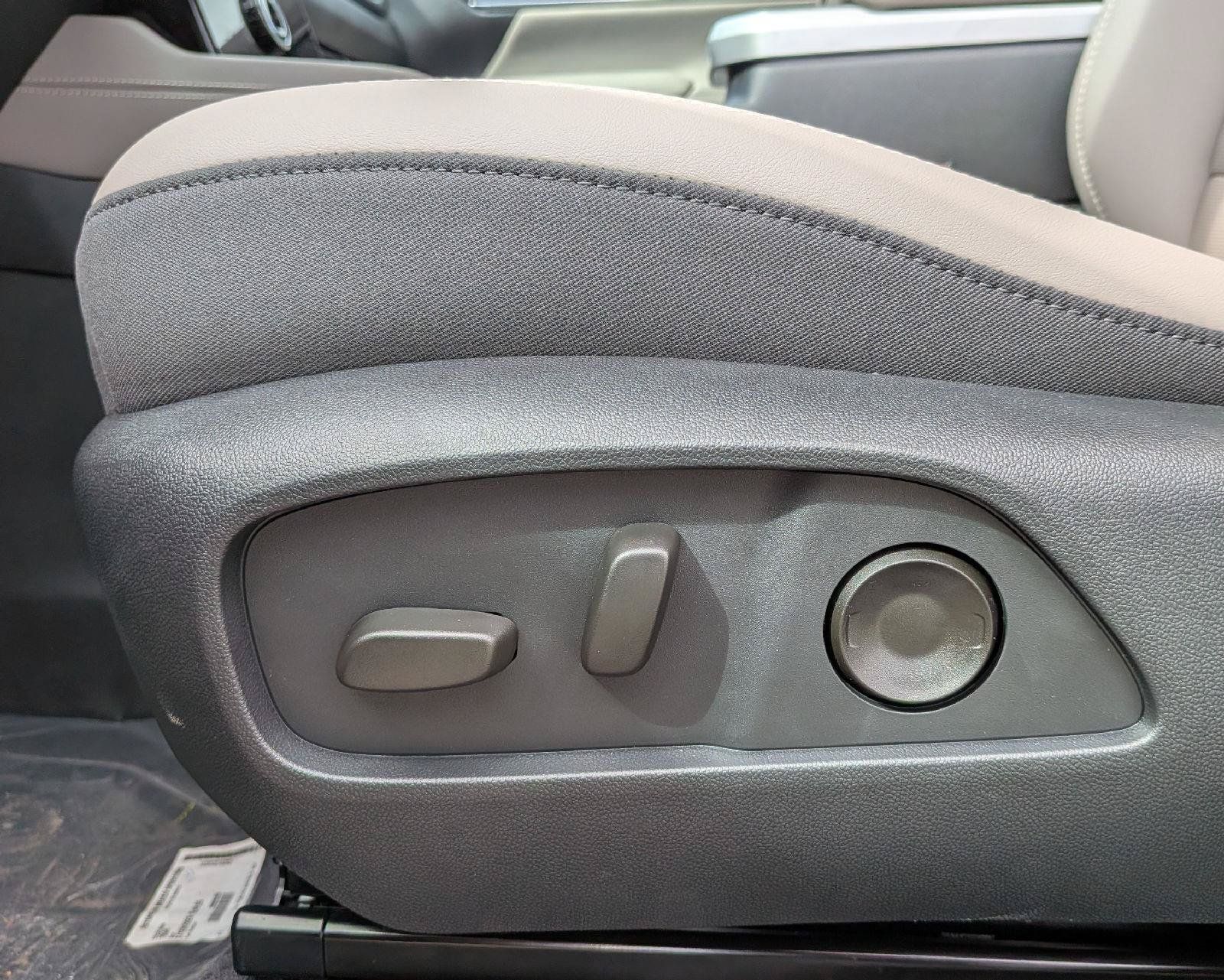 New 2027 GMC Terrain Elevation w/ Elevation Premium Package AWD/4WD image 13