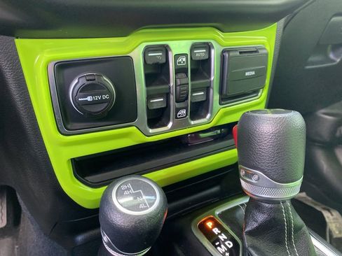 Used 2019 Jeep Wrangler Unlimited Sahara w/ Cold Weather Group image 14