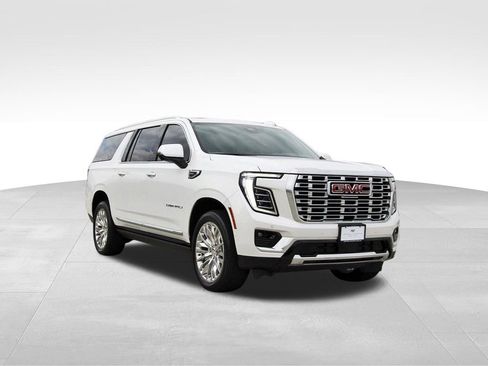 Used 2025 GMC Yukon XL Denali w/ Sun & Power Step Package image 1