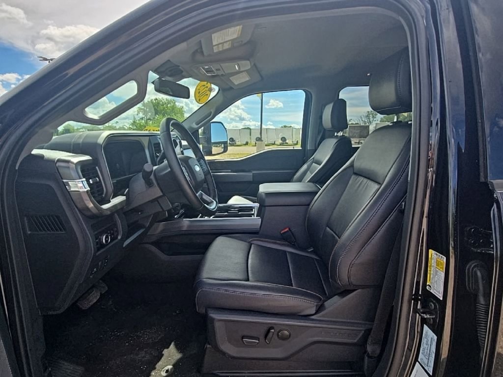 Used 2025 Ford F250 Lariat AWD/4WD image 18
