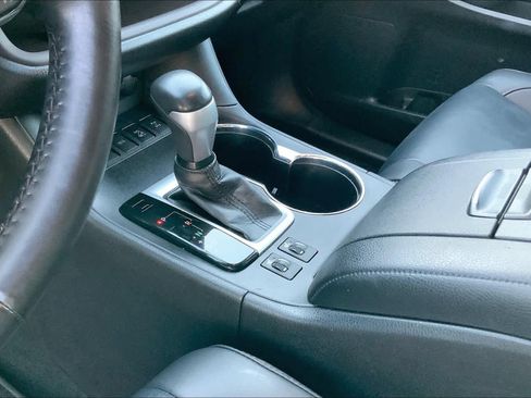 Used 2019 Toyota Highlander XLE AWD/4WD image 17