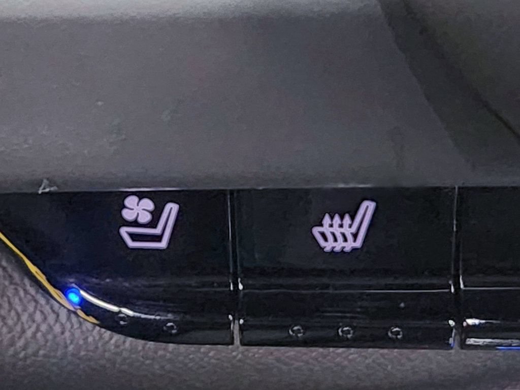 Used 2020 Chevrolet Camaro SS RWD image 39