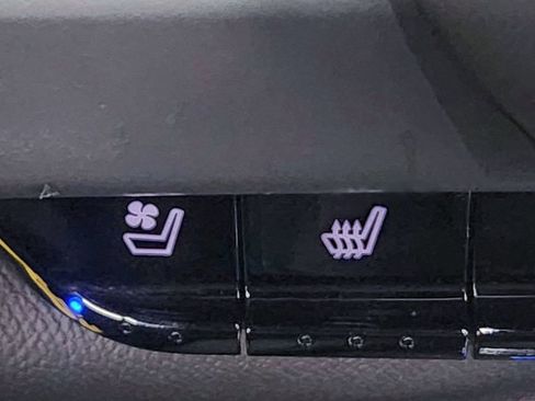 Used 2020 Chevrolet Camaro SS RWD image 39