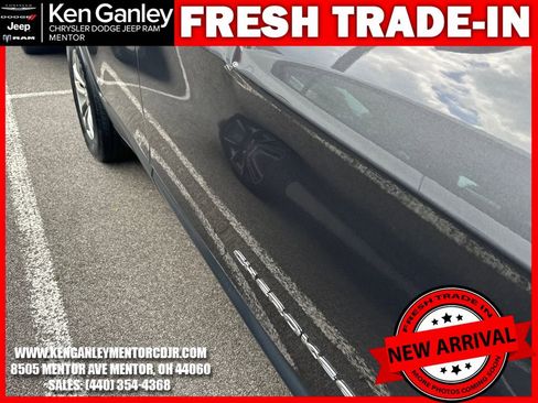 Used 2020 Jeep Cherokee Latitude Plus w/ Cold Weather Group AWD/4WD image 12