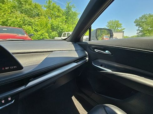 Used 2024 Cadillac XT4 Premium Luxury FWD image 21