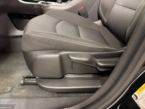 Used 2024 GMC Terrain SLE AWD/4WD image 23