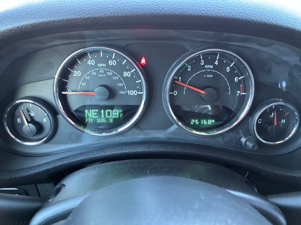 Used 2017 Jeep Wrangler Rubicon w/ Power Convenience Group AWD/4WD image 5